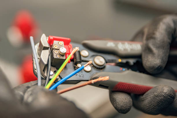 Best Commercial Electrician Services  in Tladega, AL